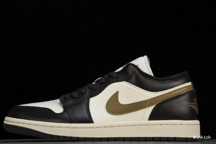 DC0774-200 1 Jordan  Low 0727